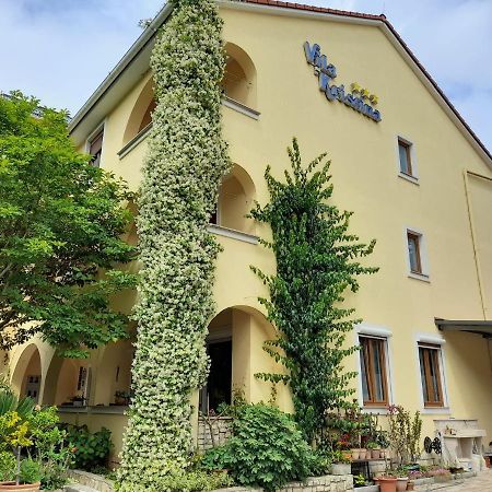 Villa Kristina Ровин Екстериор снимка