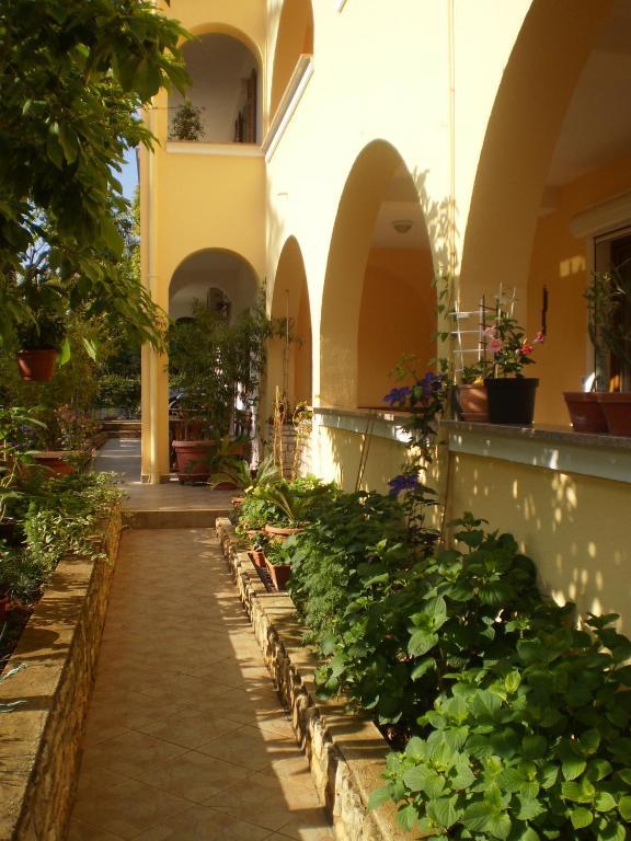 Villa Kristina Ровин Екстериор снимка