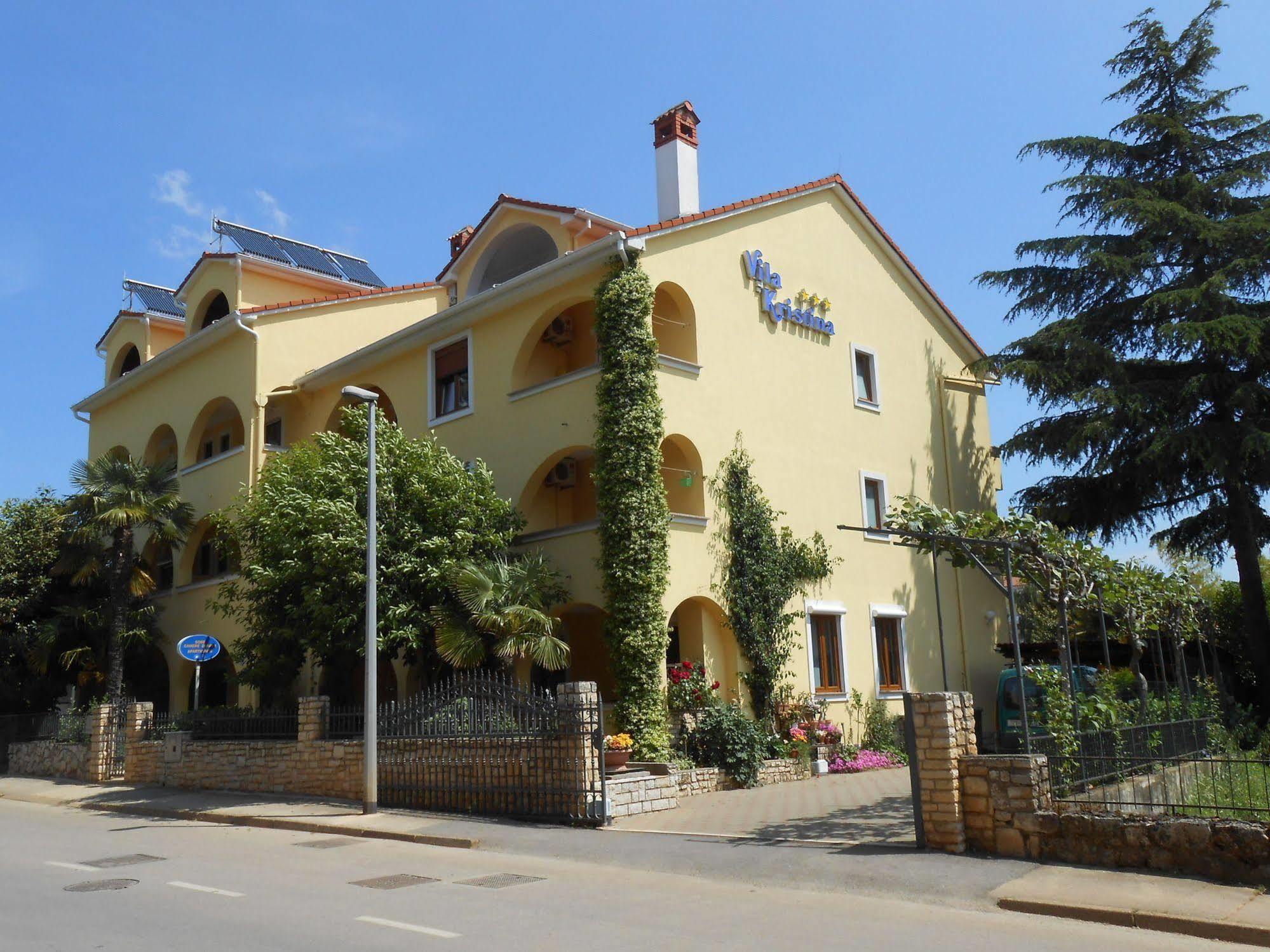 Villa Kristina Ровин Екстериор снимка
