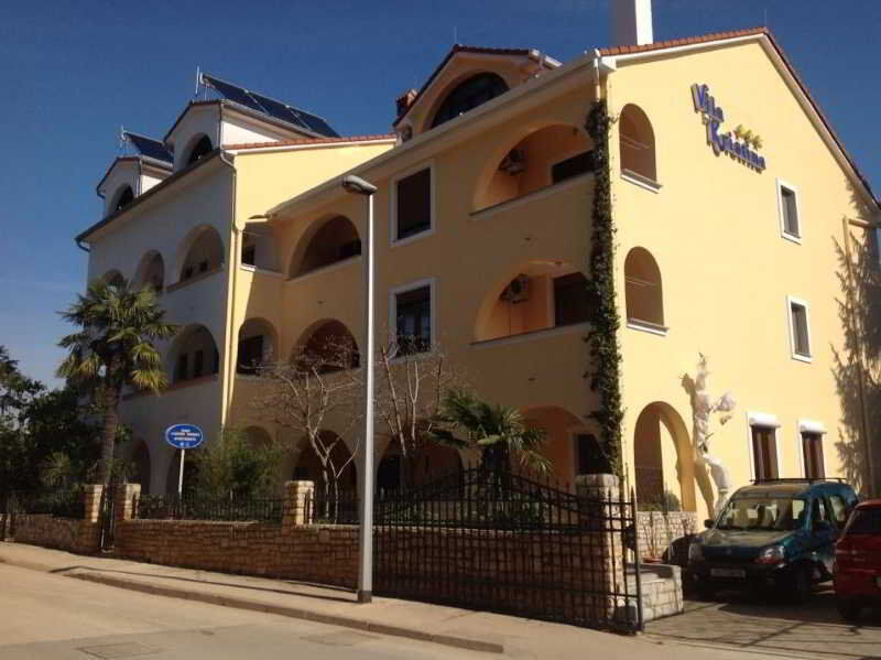 Villa Kristina Ровин Екстериор снимка